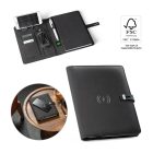 EMERGE A5 FOLDER. A5 mappa újrahasznosított poliészterből (100% rPET) 300D anyagból, vezeték nélküli töltővel